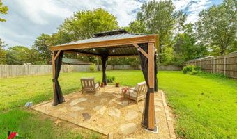 515 5th St, Benton, LA 71006