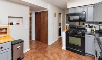 610 5th Ave, Altoona, IA 50009