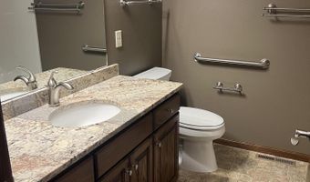 2519 Whisper Wind Dr, Aberdeen, SD 57401