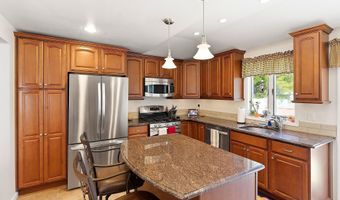 45 Compton St, Belford, NJ 07718