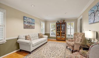 7421 BEVERLY MANOR Dr, Annandale, VA 22003