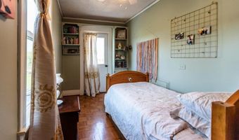 151 Burke St, Appomattox, VA 24522