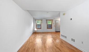 6 WHITEMARSH Ct, Dover, DE 19904