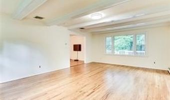 8 Apple Blossom Ct, Airmont, NY 10952