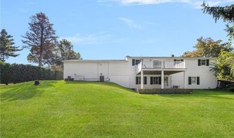 40 Quail Hollow Rd, Cranston, RI 02920
