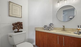 1000 W Island Blvd 504, Aventura, FL 33160