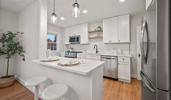 323 STRATFORD Rd, Baltimore, MD 21228