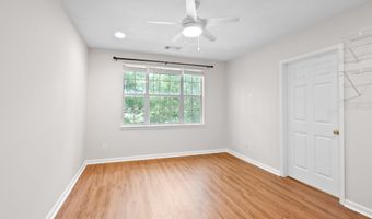 20322 BEECHWOOD Ter 301, Ashburn, VA 20147