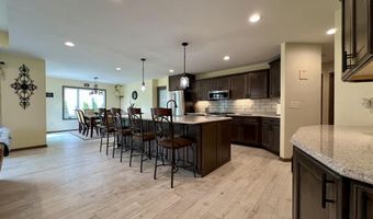 758 Drumlin Dr, Kewaskum, WI 53040