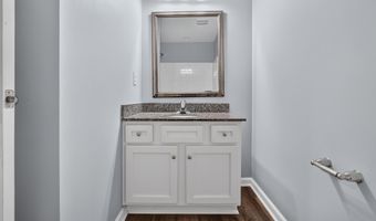 1 Carriagebrook Cir, Camden, SC 29020