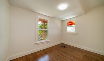 198 Shore Dr, Branford, CT 06405