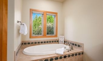 20960 Royal Oak Cir, Bend, OR 97701