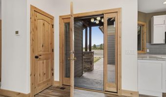 10 Bellflower Ct, Blanchard, ID 83804