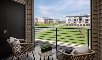 43437 MONROE CREST Ter, Ashburn, VA 20148