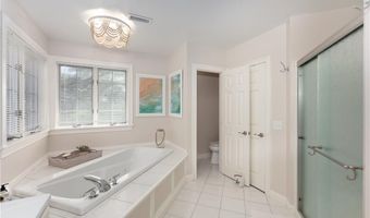 167 Meadow Ln, Middletown, RI 02842