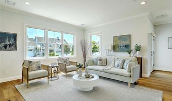 20 Kettle Point Ave, East Providence, RI 02914