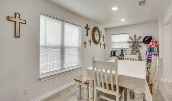 109 W Purdom Ave, Alvarado, TX 76009