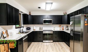 303 N Hudson Ave, Aurora, MO 65605