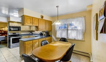 9 Crest Hill Dr, Alloway, NJ 07461