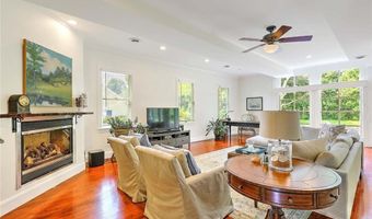 12 Howe St, Bristol, RI 02809