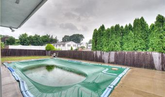 75 Selma St, Cranston, RI 02920