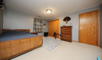 48224 266th St, Brandon, SD 57005