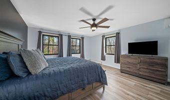 162 Lakeside Oaks Dr, Barrington, NH 03825