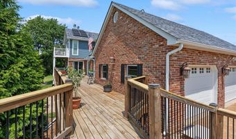 18 Woodland Hills Ct, Alton, IL 62002