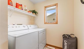 S1576 Lake Street, Alma, WI 54610