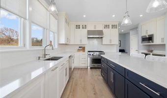 1046 Ocean Rd, Narragansett, RI 02882