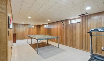 1823 Gramsie Rd, Arden Hills, MN 55112