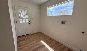 911 S 4th St, Artesia, NM 88210