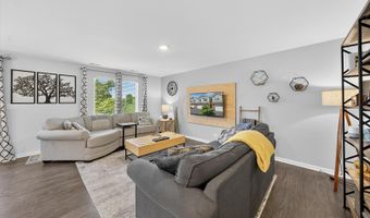 1183 Kingsmill Dr, Algonquin, IL 60102
