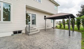 2904 Bayberry Rd, Ames, IA 50014