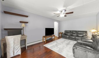 809 E Miner St 1B, Arlington Heights, IL 60004