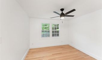 1575 MIDDLE Rd, East Greenwich, RI 02818