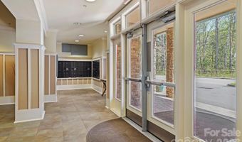 9 Kenilworth Knl 207, Asheville, NC 28805