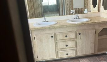 355 W WASHINGTON St, Athena, OR 97813