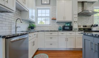 71 Vinton Ave, Cranston, RI 02920