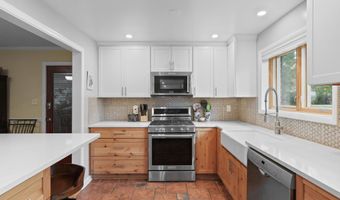 4712 SURRY Pl, Alexandria, VA 22304