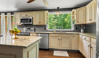 52 Thornridge Dr, Colchester, CT 06415