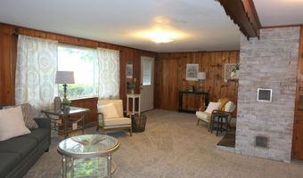 135 Riverside Dr, Alma, MI 48801