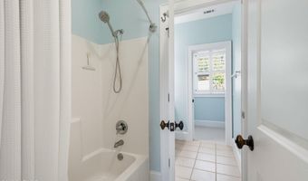 4 Addison St, Beaufort, SC 29907