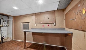 7430 Whitewood Dr, Ashtabula, OH 44004