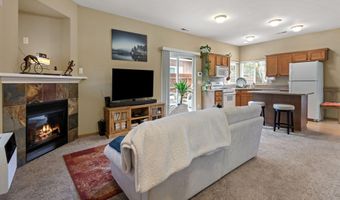 20650 Honeysuckle Ln, Bend, OR 97702