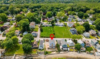 92 King Philip Ave, Bristol, RI 02809