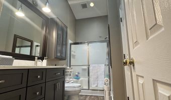 7327 Oak Knoll Dr, Indianapolis, IN 46217