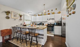 10 Linden Ct 10, Bloomfield, CT 06002