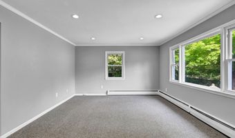6 Marbil Rd, Danbury, CT 06811