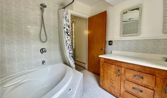 162 Keach Pond Dr, Glocester, RI 02814